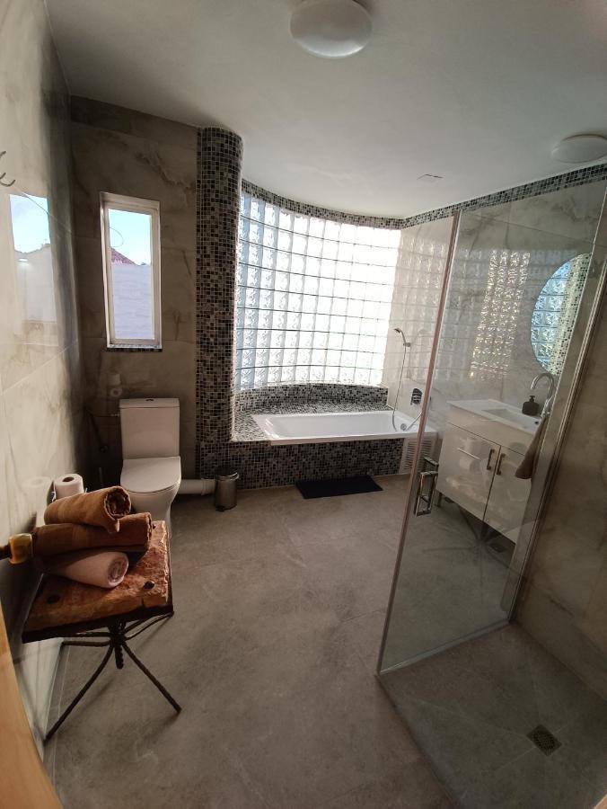 Custo Club Guest house