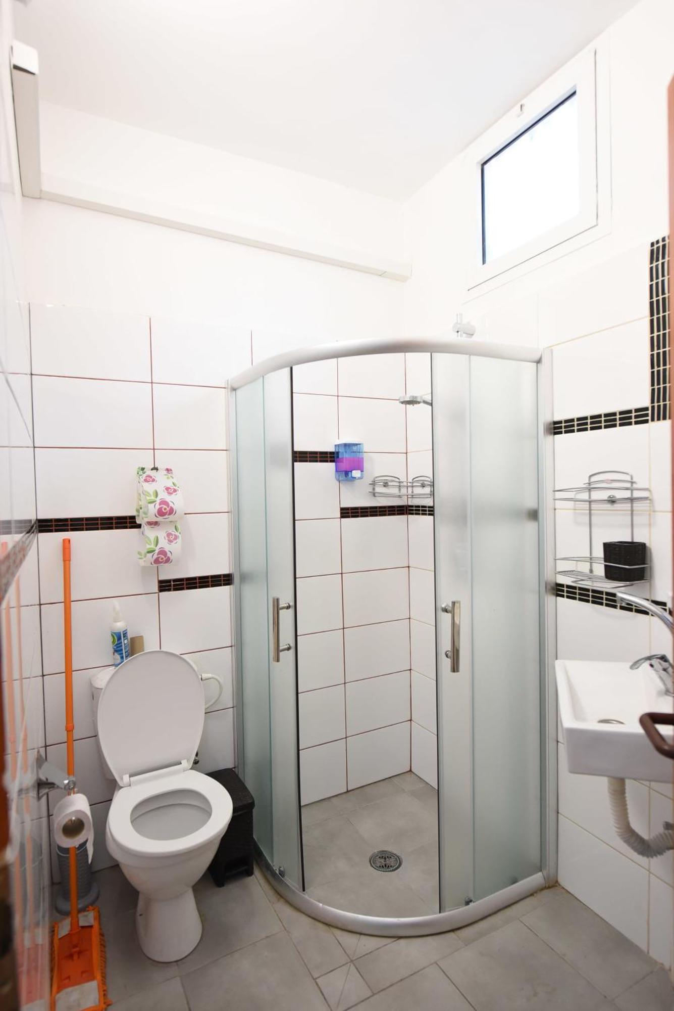 Custo Club Guest house *